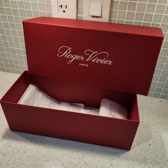 Roger Vivier Accessories - Auth! Roger Vivier Shoe Box & Tissue